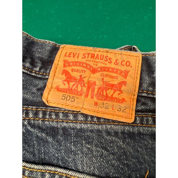 Levi's 505 Jeans Dark Wash Mens 32x32 Classic Fit Straight Cut - Picture 3 of 8